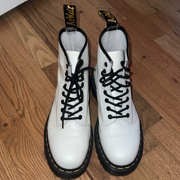 Dr. Martens Smooth Leather Lace Up Boots Women’s Size 8/Mens size 7 - Picture 5 of 8